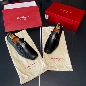 VNDS Salvatore Ferragammo Leather Moc Toe Drivers/Slip-ons